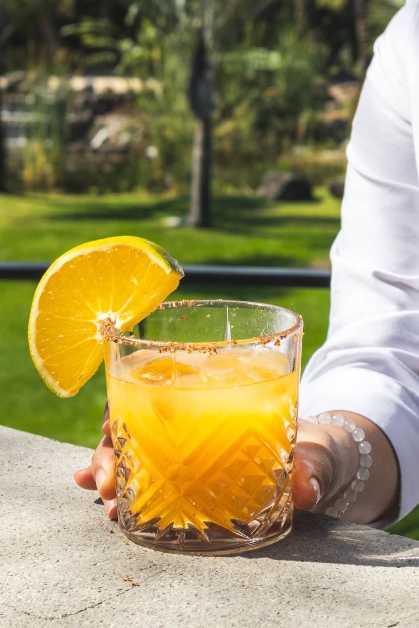 Foto presentación Mezcal León de Guerrero Cóctel Mix Maracuyá